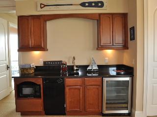 Marco Island Luxury Villa 4 Bedrooms Sleeps 8 Walk to Beach